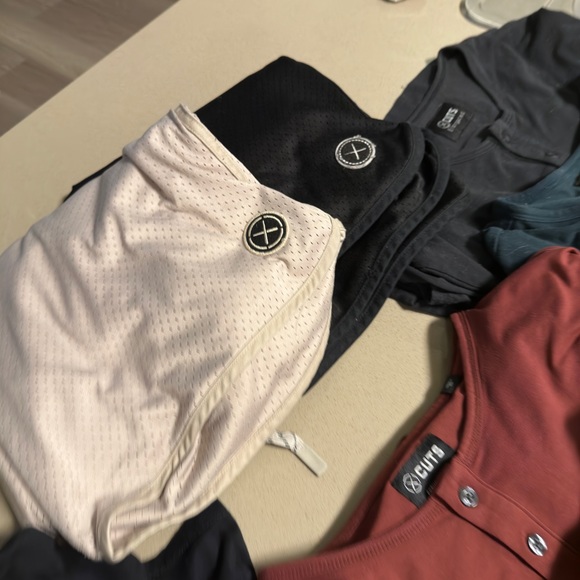 Cuts Clothing Bundle - Picture 6 of 6